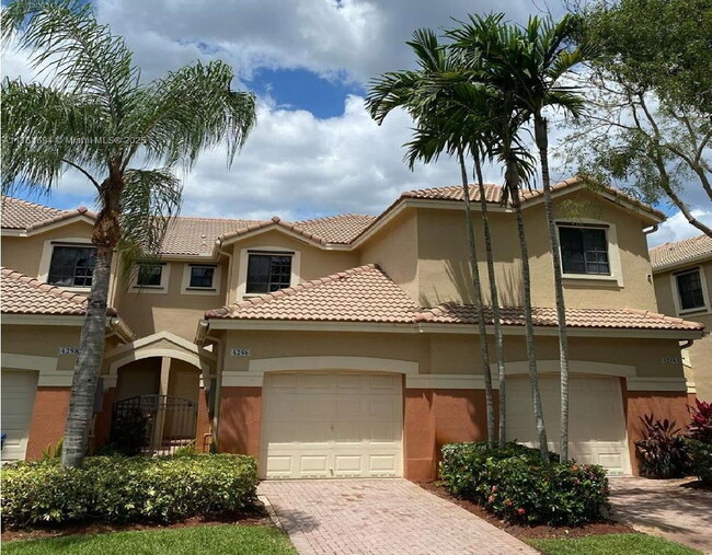 property at 4256 Vineyard Cir