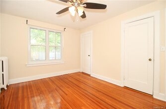 153 Fifth Ave-Unit -3 in Pelham, NY - Foto de edificio - Building Photo