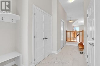 71 Esban Dr in Ottawa, ON - Building Photo - Building Photo
