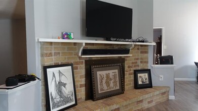 1010 Maydelle Ln in Garland, TX - Building Photo - Building Photo