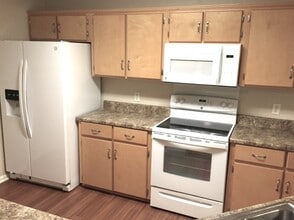 230 Fontenot Dr in Savannah, GA - Building Photo - Building Photo