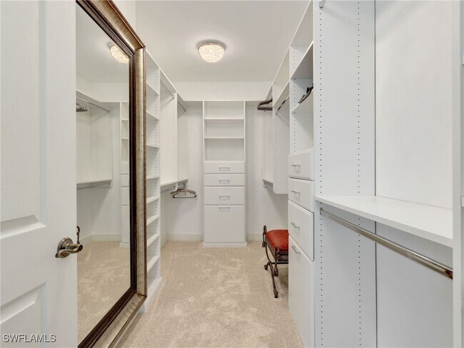 8060 Players Cove Dr in Naples, FL - Building Photo - Building Photo