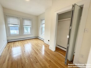 92 L St, Unit 2 in Boston, MA - Building Photo - Building Photo