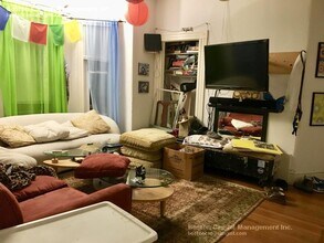 7 Quincy St, Unit 2 in Somerville, MA - Building Photo - Building Photo