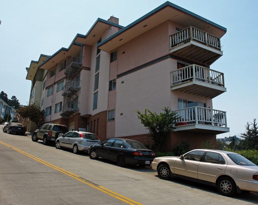 485 Warren Dr in San Francisco, CA - Foto de edificio