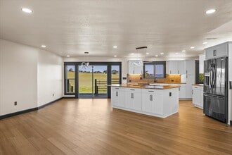 2477 Coker Butte Rd in Medford, OR - Building Photo - Building Photo