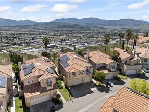 18554 Olympian Ct in Santa Clarita, CA - Building Photo - Building Photo