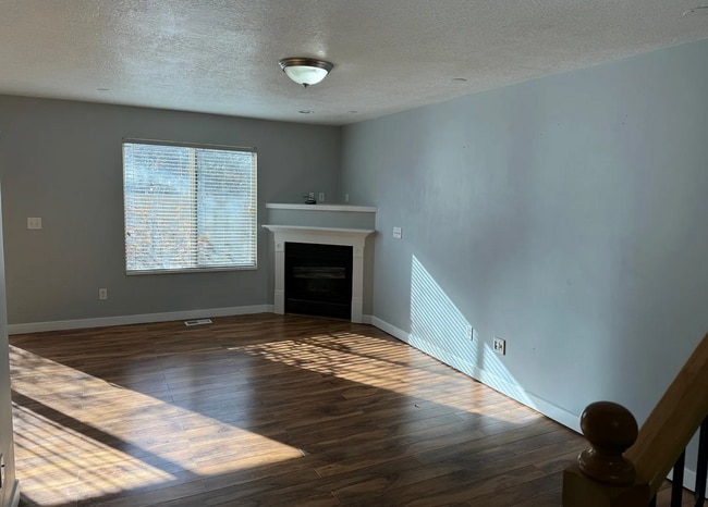 483 E 1525 N in North Ogden, UT - Building Photo - Building Photo