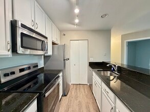 127 Glengarry Dr in Bloomingdale, IL - Building Photo - Building Photo