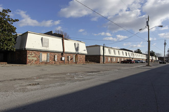 Oak Run Apartments in Louisville, KY - Foto de edificio - Building Photo