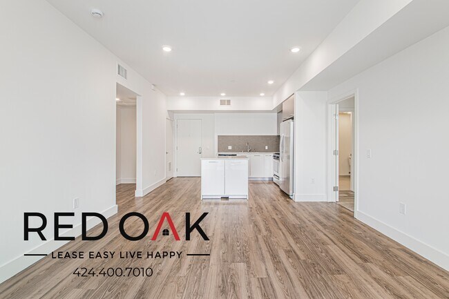 5727 La Mirada Ave in Los Angeles, CA - Building Photo - Building Photo