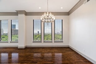 Rienzi at Turtle Creek in Dallas, TX - Building Photo