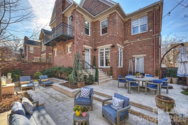 property at 1124 Dilworth Crescent Row