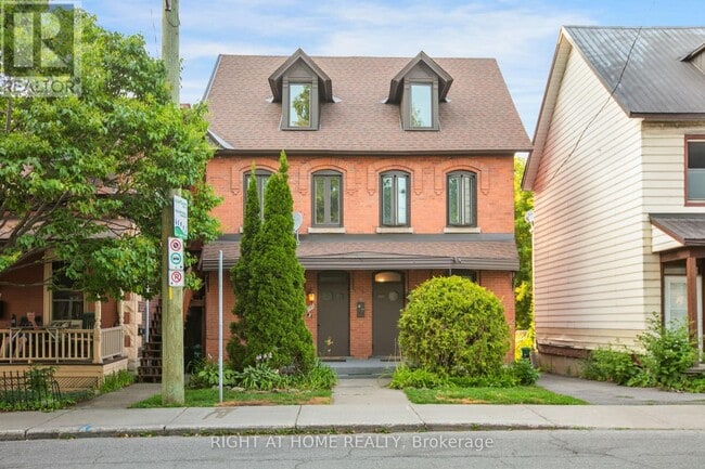 property at 105-105 Bruyère St