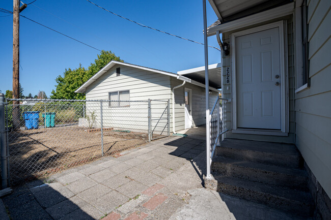 2226 E 8th St in Vancouver, WA - Foto de edificio - Building Photo