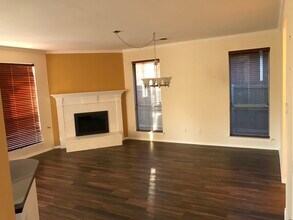 1761 Meyerwood Ln S in Flower Mound, TX - Foto de edificio - Building Photo