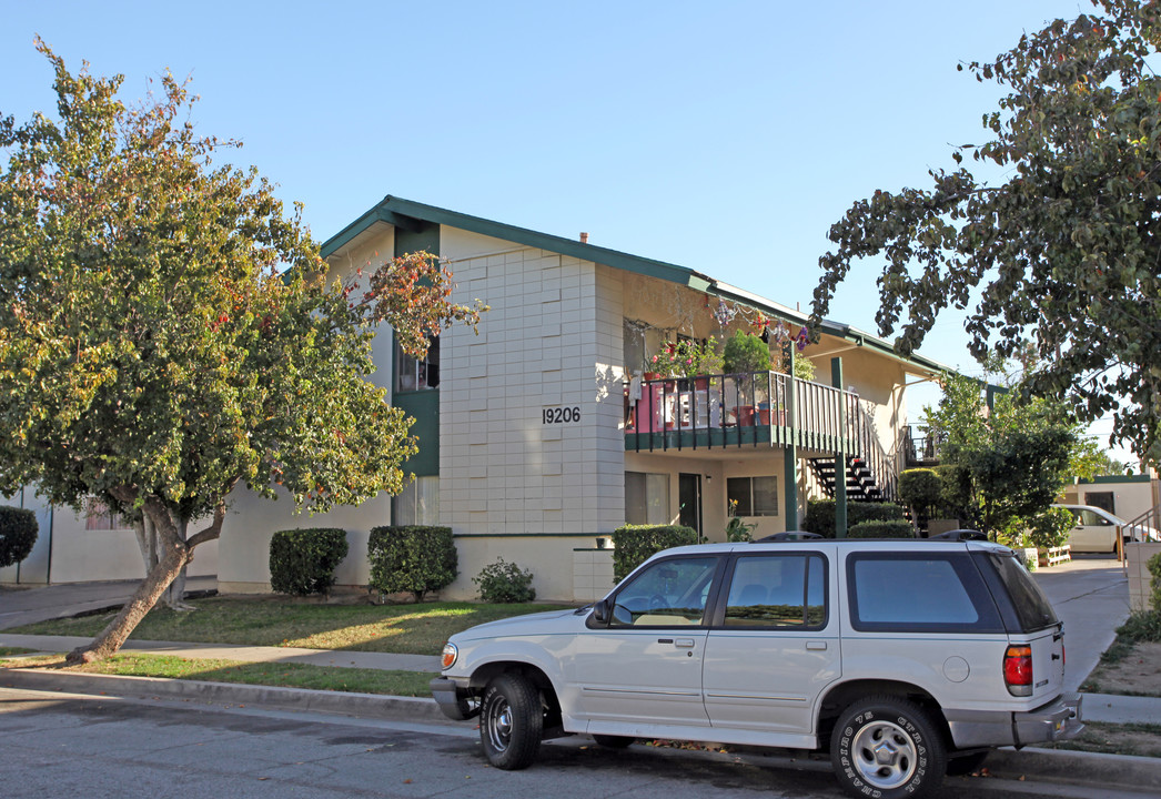 19206 Bryant St in Northridge, CA - Building Photo