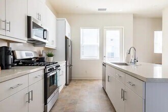 927 E Mason Ln, Unit 38 in Anaheim, CA - Foto de edificio - Building Photo