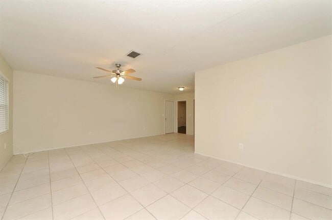 property at 942 Peachtree Battle Cir NW