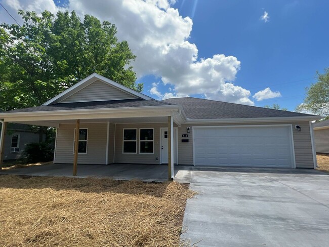 property at 814 Hillside Dr