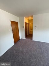 910 Fox Chase Rd, Unit 16 in Jenkintown, PA - Building Photo - Building Photo