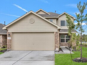 1202 Silver Fir Ct in Conroe, TX - Foto de edificio - Building Photo