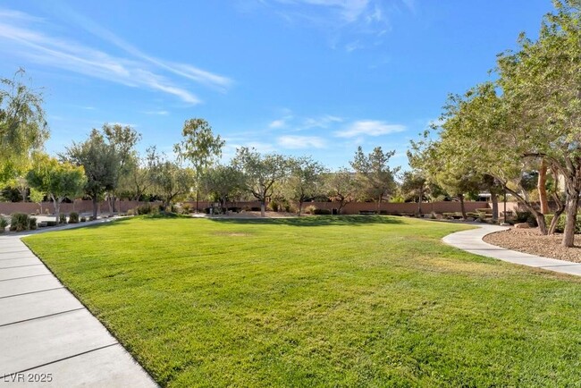 5873 Wildhorse Ledge Ave in Las Vegas, NV - Building Photo - Building Photo
