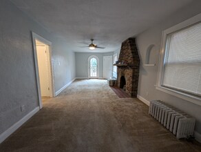 13 W Bellecrest Ave, Unit 1 in Pittsburgh, PA - Building Photo - Building Photo