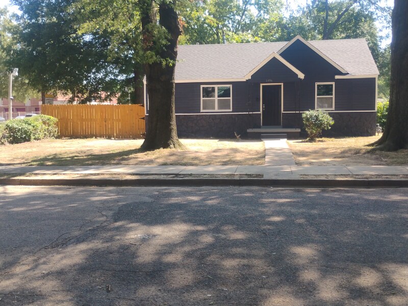 1496 Dunmoor St in Memphis, TN - Building Photo