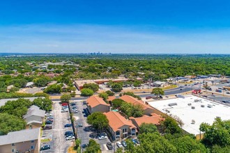 Cheshire Gardens in Austin, TX - Building Photo - Building Photo