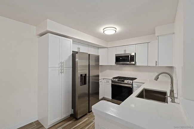 12291 Carmel Vista Rd in San Diego, CA - Building Photo - Building Photo