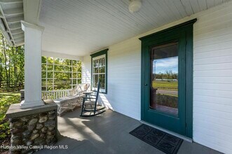 703 Church Ave in Germantown, NY - Foto de edificio - Building Photo