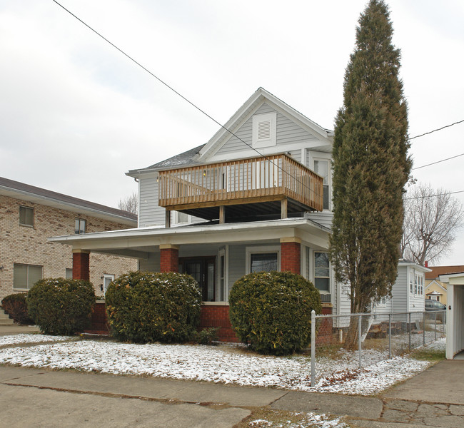 433 Victoria Ave in Williamstown, WV - Building Photo - Building Photo