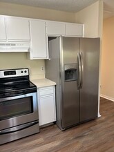 2033 McMullen Ave in Dunedin, FL - Foto de edificio - Building Photo