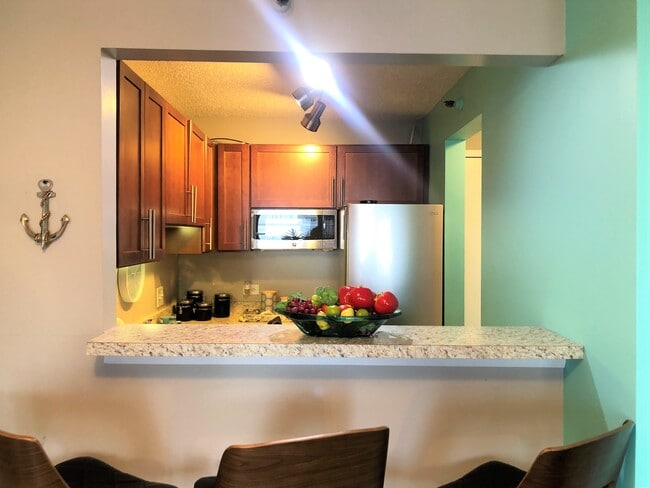 680 N Lake Shore Dr, Unit 2307 in Chicago, IL - Building Photo - Building Photo