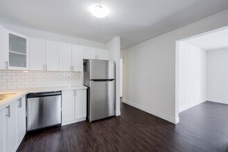 Maplewood Court in Peterborough, ON - Building Photo - Building Photo