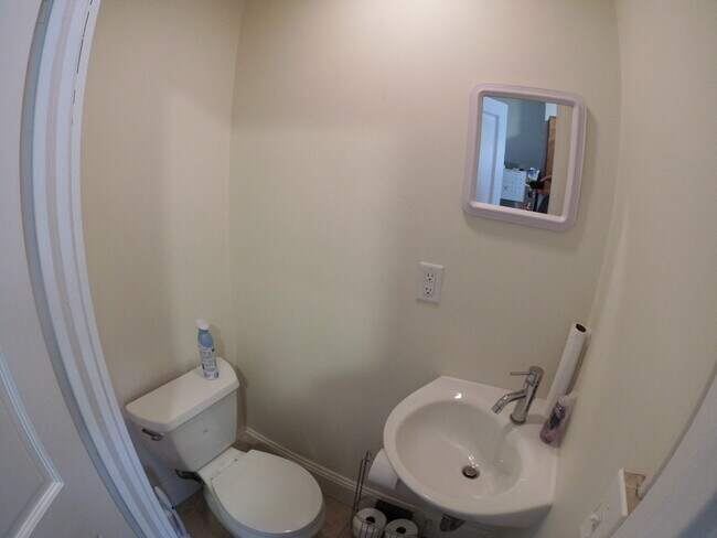 229 Freeman St, Unit 4 in Brookline, MA - Building Photo - Building Photo
