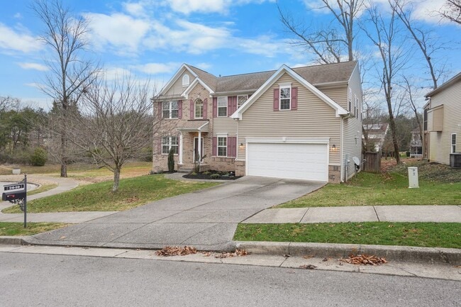 2040 Towering Oaks Drive in Nashville, TN - Building Photo - Building Photo