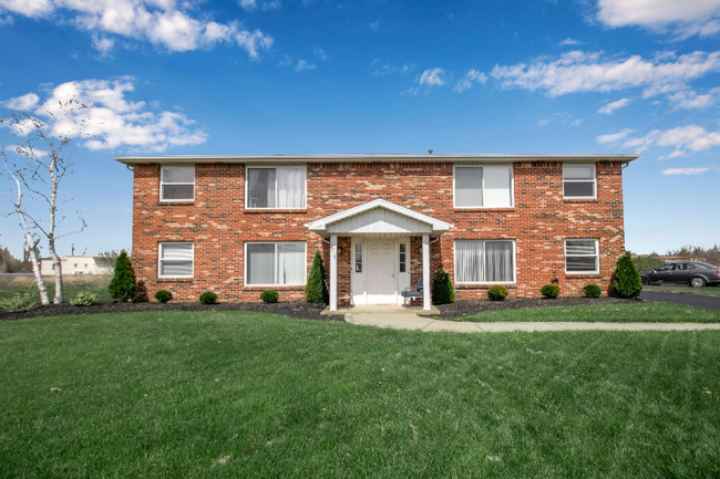 2719 Oppenheim Ct in North Tonawanda, NY - Foto de edificio - Building Photo