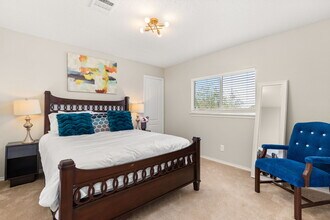 1627 Pinetum Dr in San Antonio, TX - Foto de edificio - Building Photo
