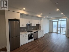 461 Green Rd in Stoney Creek, ON - Building Photo - Building Photo