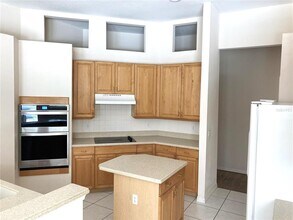 8837 Oak Landings Ct in Orlando, FL - Building Photo - Building Photo