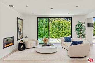 17045 Otsego St in Los Angeles, CA - Building Photo - Building Photo