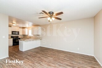 1321 Hewitt St in Las Vegas, NV - Building Photo - Building Photo