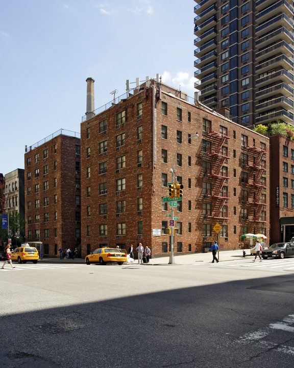 1360 York Ave in New York, NY - Foto de edificio