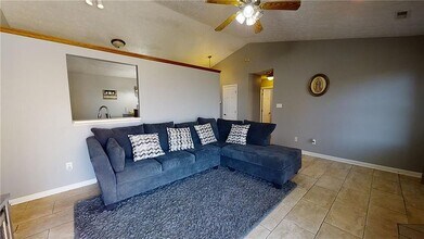 1527 Country Pointe Dr in Indianapolis, IN - Foto de edificio - Building Photo