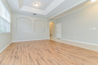 14221 Lake Live Oak Dr in Orlando, FL - Building Photo - Building Photo