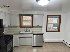 5807 W Addison St, Unit G in Chicago, IL - Building Photo - Building Photo