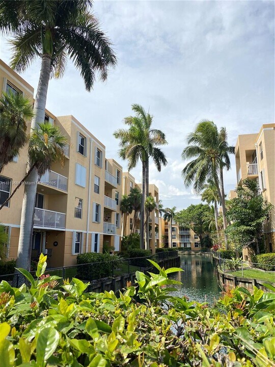 1350 SE 3rd Ave in Dania Beach, FL - Building Photo