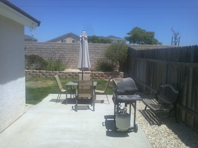 2310 Signal Ave in Santa Maria, CA - Building Photo - Building Photo